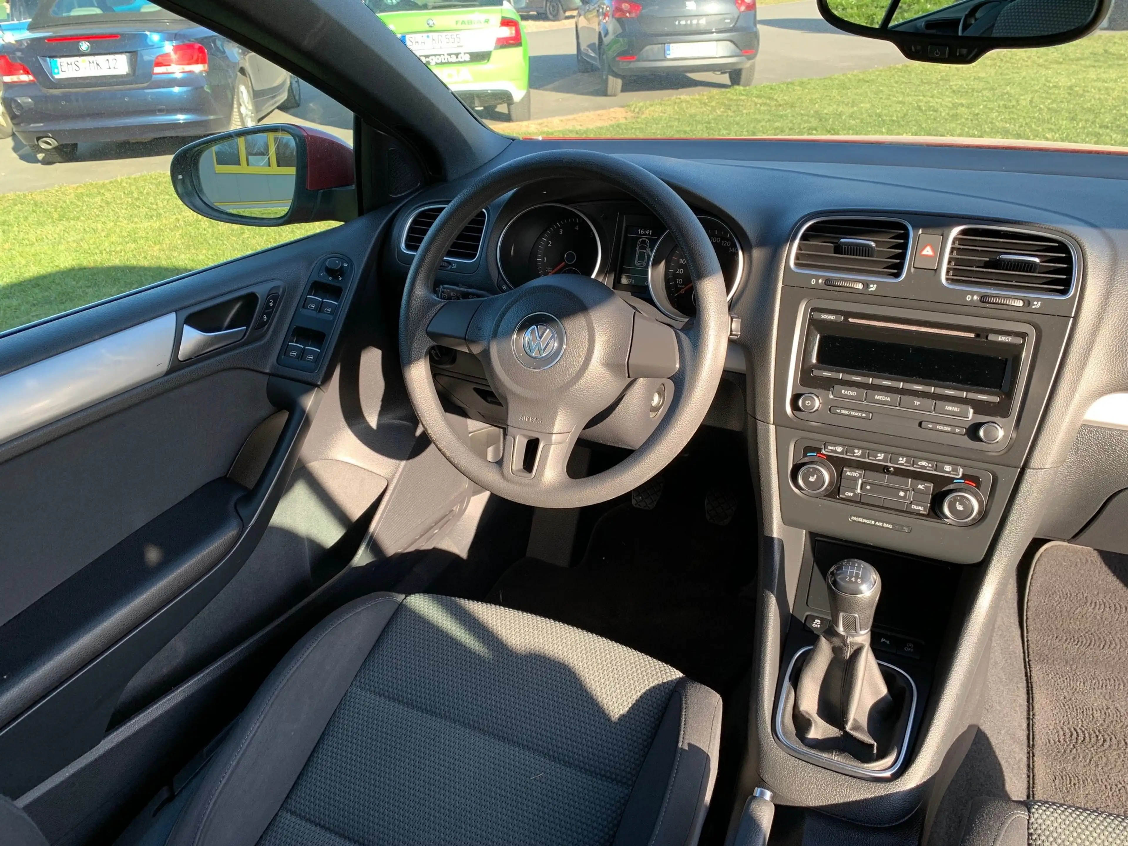 Volkswagen Golf Cabriolet Basis BMT — photo 15