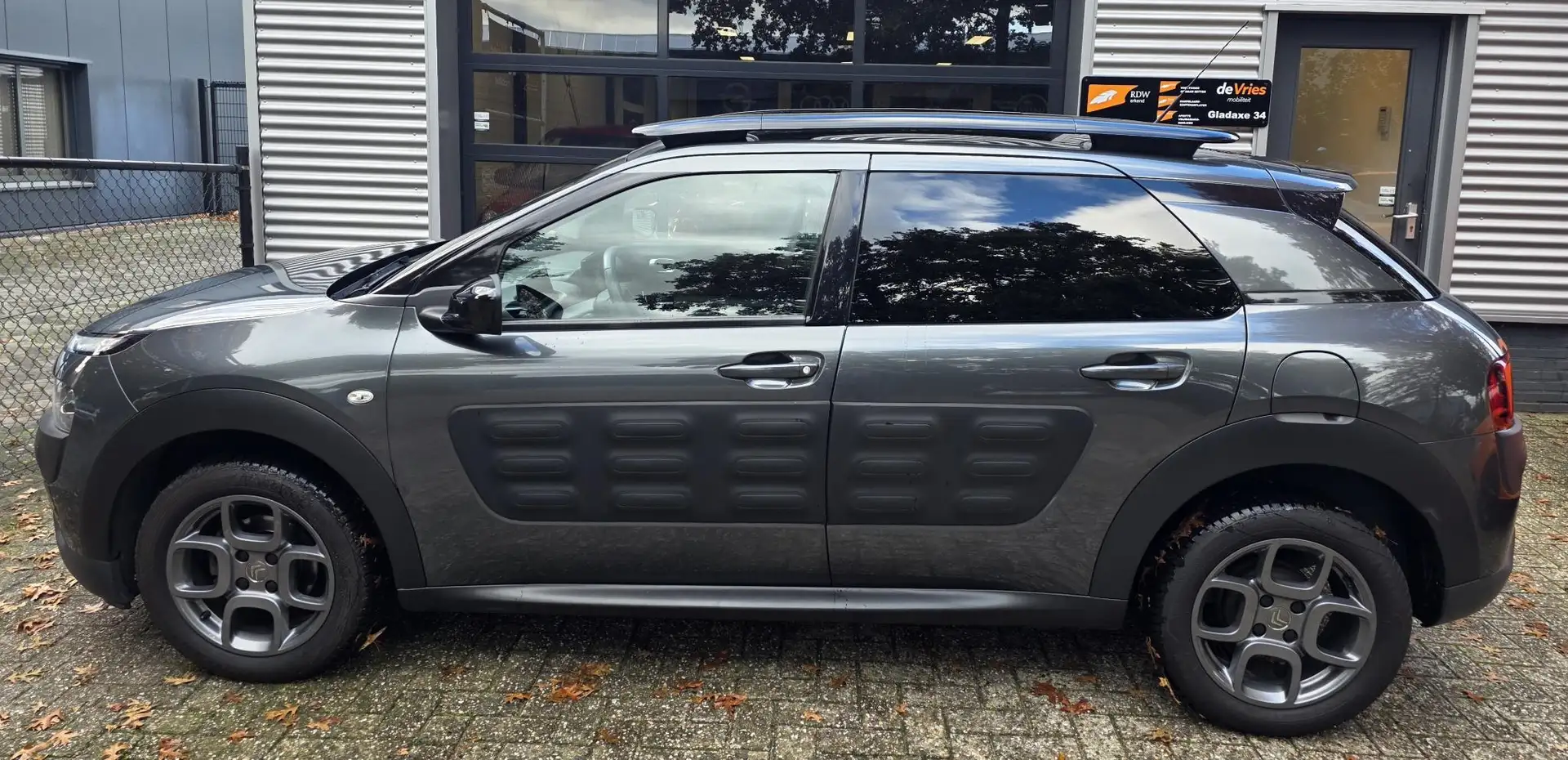 Citroen C4 Cactus 1.6 BlueHDi Business Plus **NAVI-CAMERA-CRUISECTRL Grijs - 2