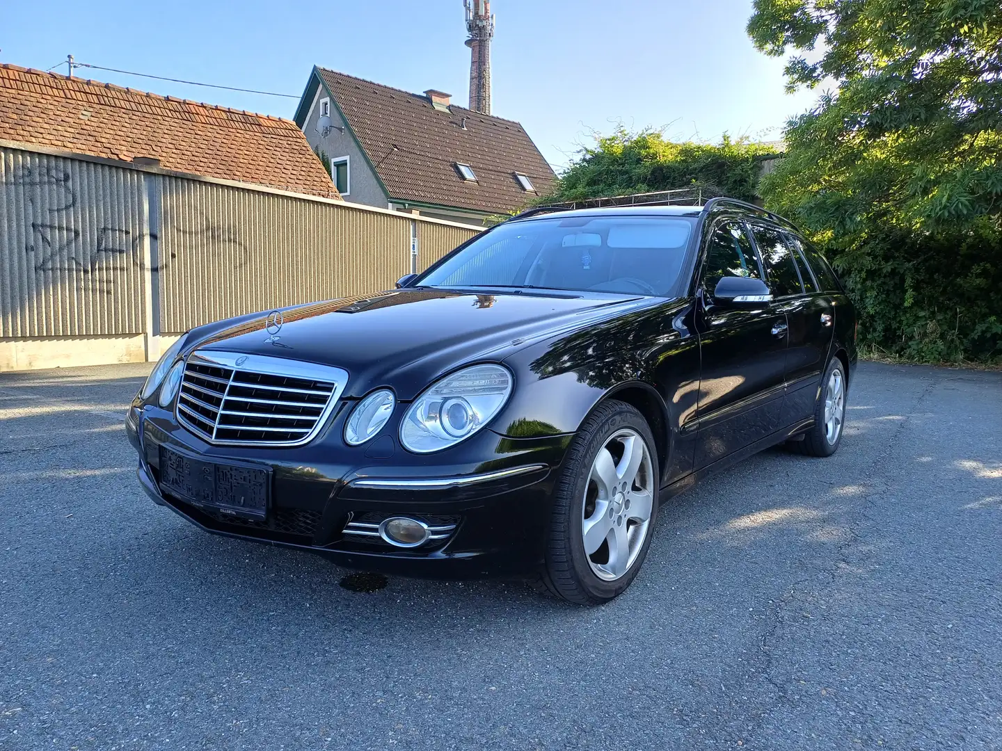 Mercedes-Benz E 220 E 220 Classic Sport Exterieur CDI Aut. Classic Sport Exterieur Schwarz - 1