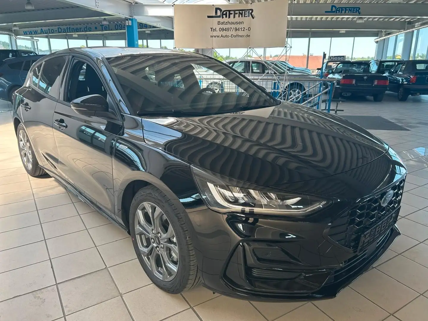 Ford Focus 1,0 EcoBoost Hybrid 114kW ST-Line X Autom. Zwart - 1