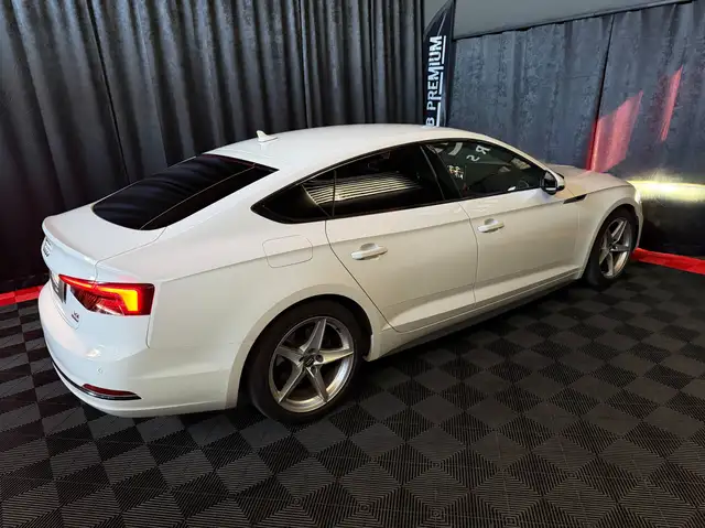 Audi A5 view 24