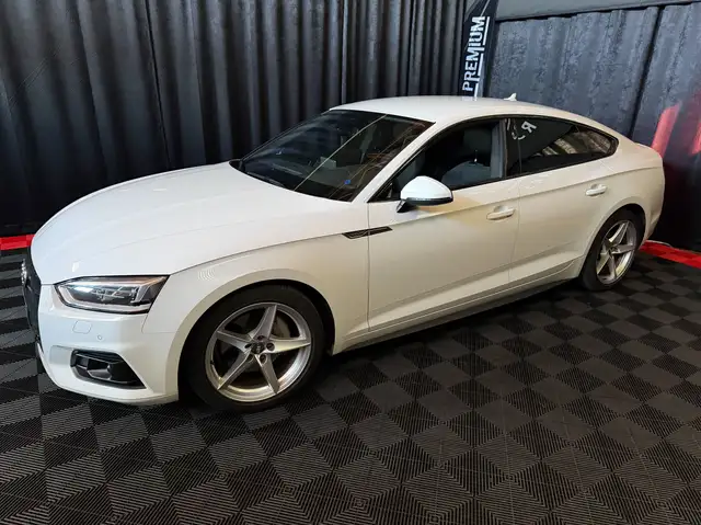 Audi A5 view 11