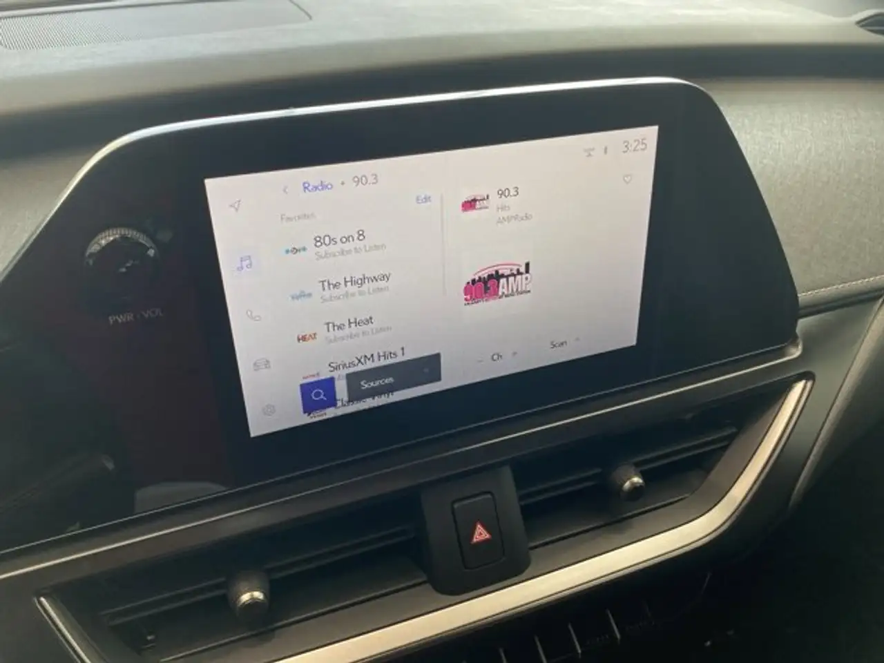 Lexus UX снимка Lexus UX