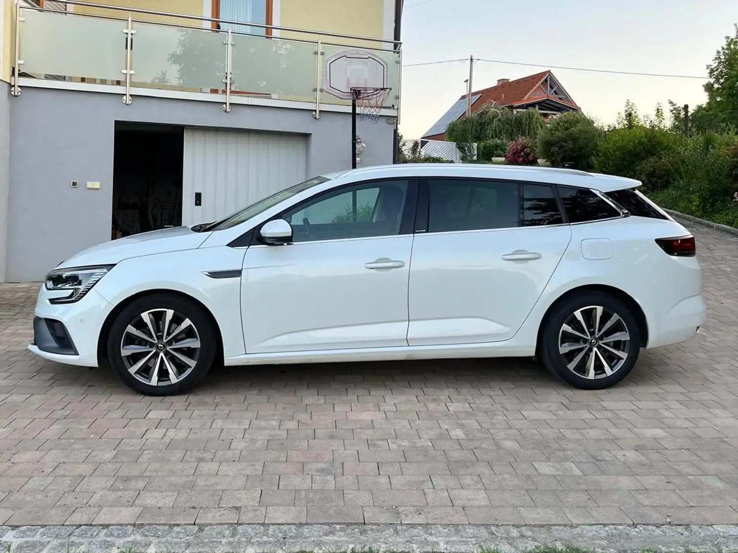 Renault Megane Mégane Grandtour R.S. Line E-TECH Plug-In PHEV 160 R.S. Line Weiß - 2