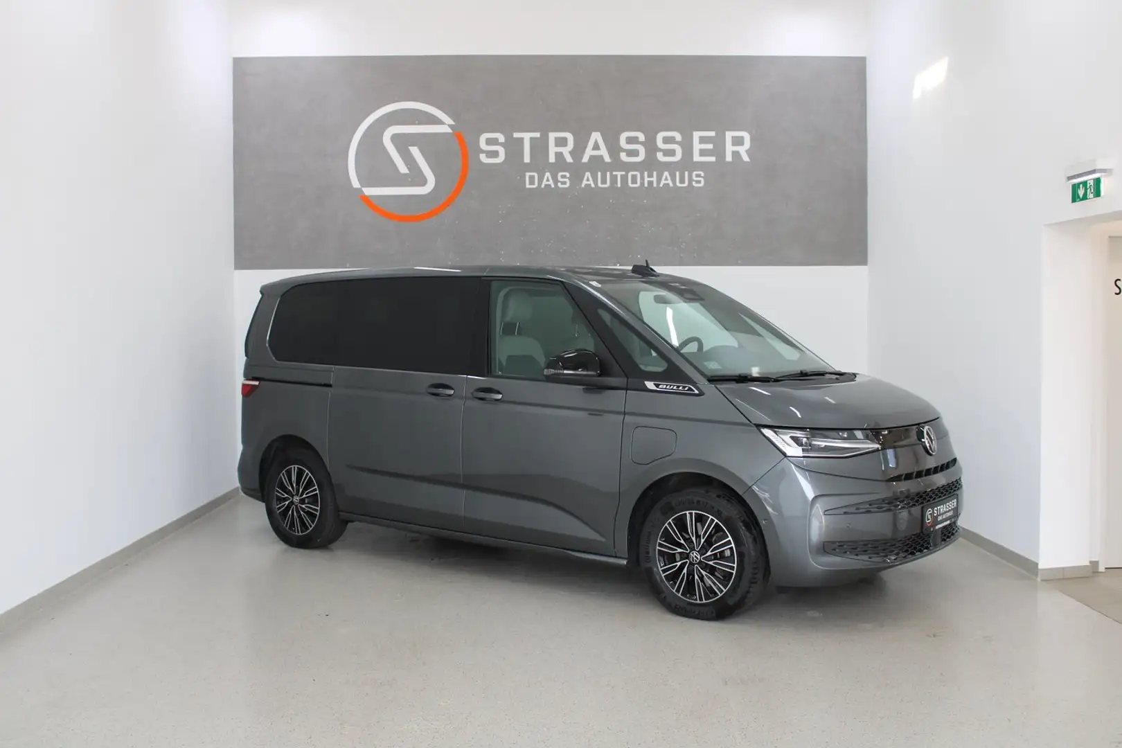 Volkswagen T7 Multivan VW T7 Multivan Business eHybrid 180 kW 4MOTION Grau - 1
