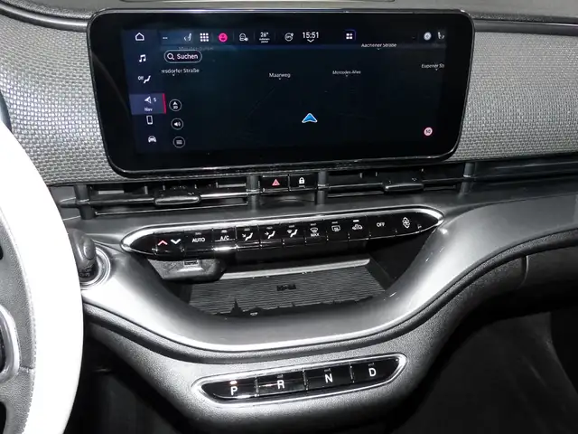 Fiat 500e view 5