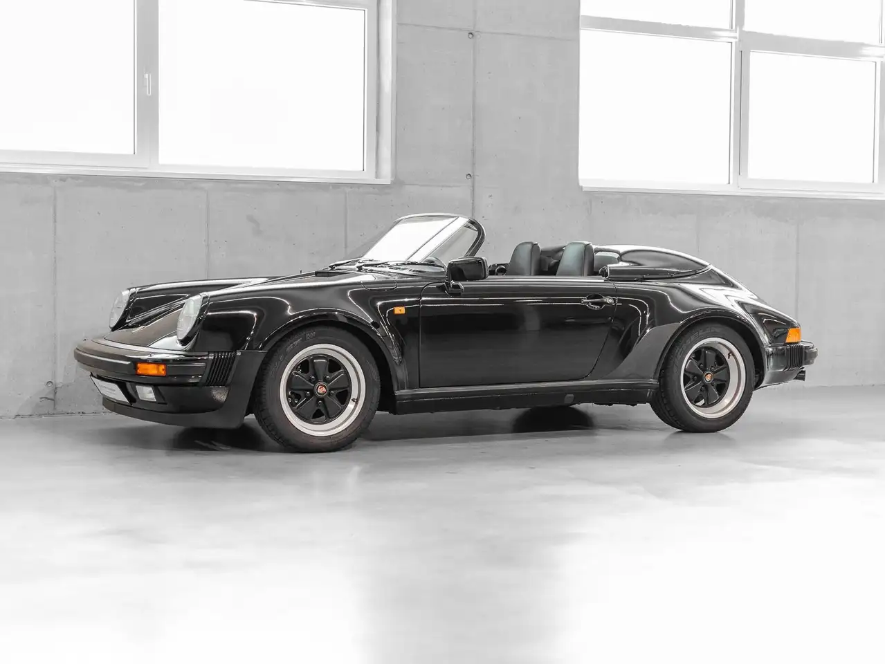 Porsche 911 3.2 Speedster 15.100 km Originallack CH-Fzg, foto 1