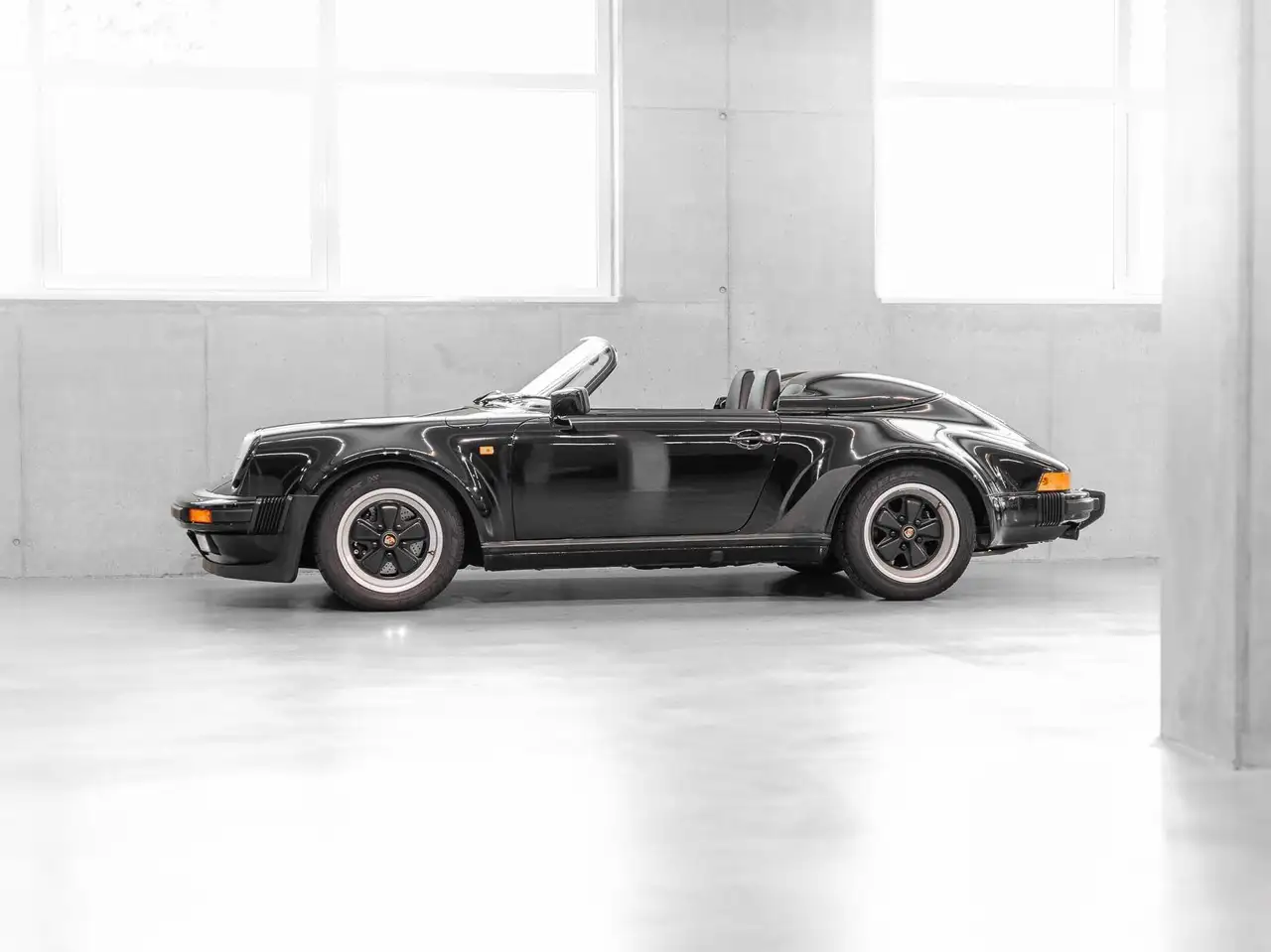 Porsche 911 3.2 Speedster 15.100 km Originallack CH-Fzg, foto 3