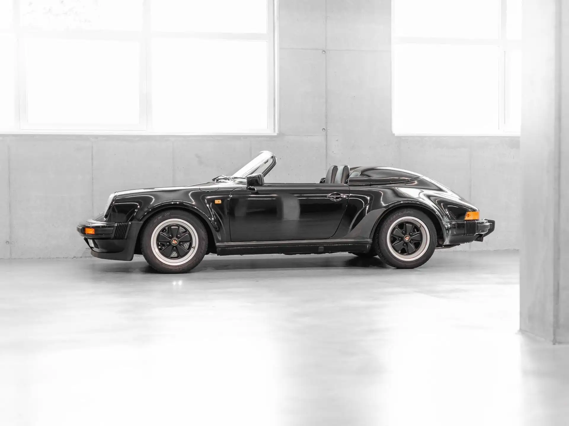 포르쉐 911 Carrera Cabriolet 1992 검정 사진 3