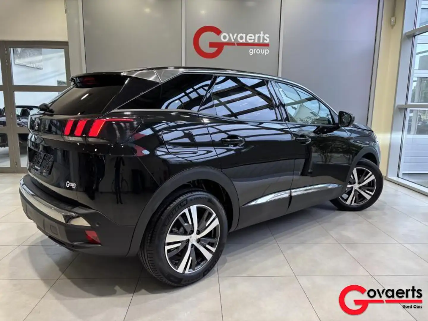 Peugeot 3008 1.2 Turbo Allure Pack 131PK Man6 Schwarz - 2