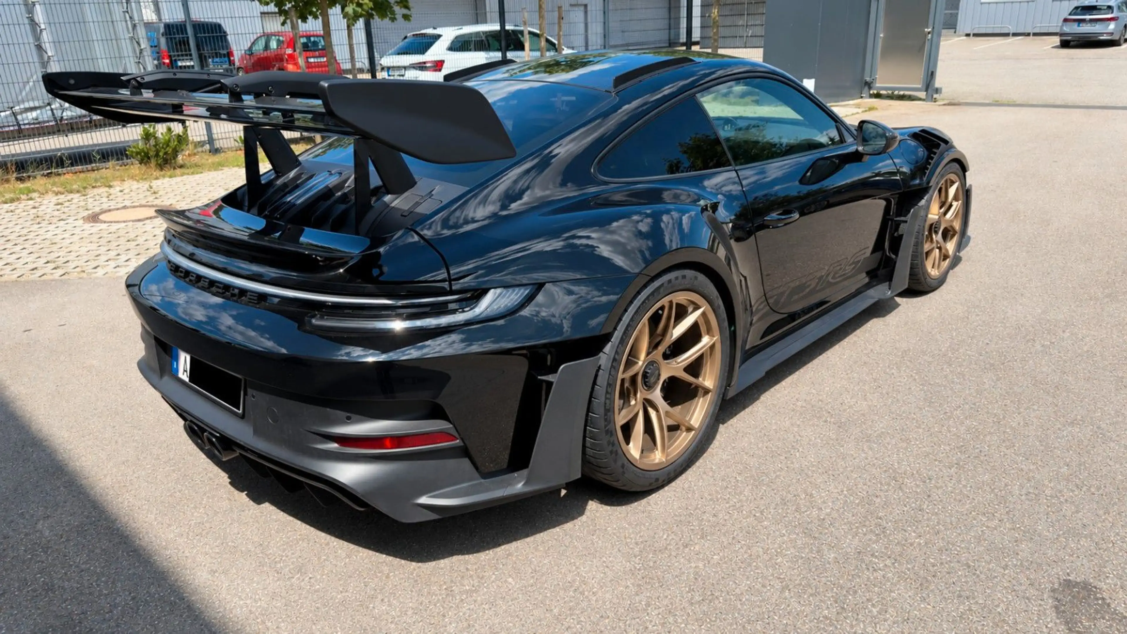 Porsche 992 911 GT3 RS Weissach Carbon Magnesium Lift PCCB — photo 2