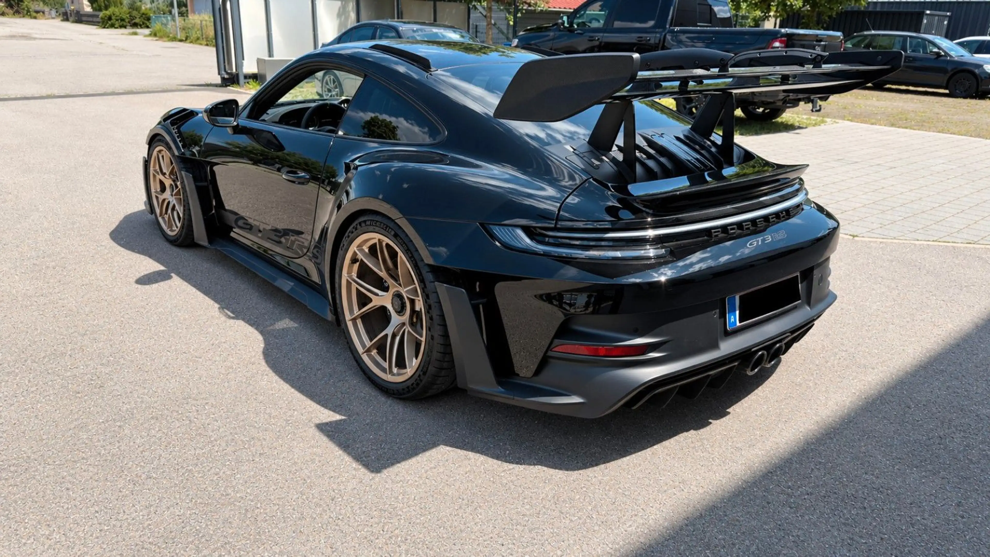 Porsche 992 911 GT3 RS Weissach Carbon Magnesium Lift PCCB — photo 4