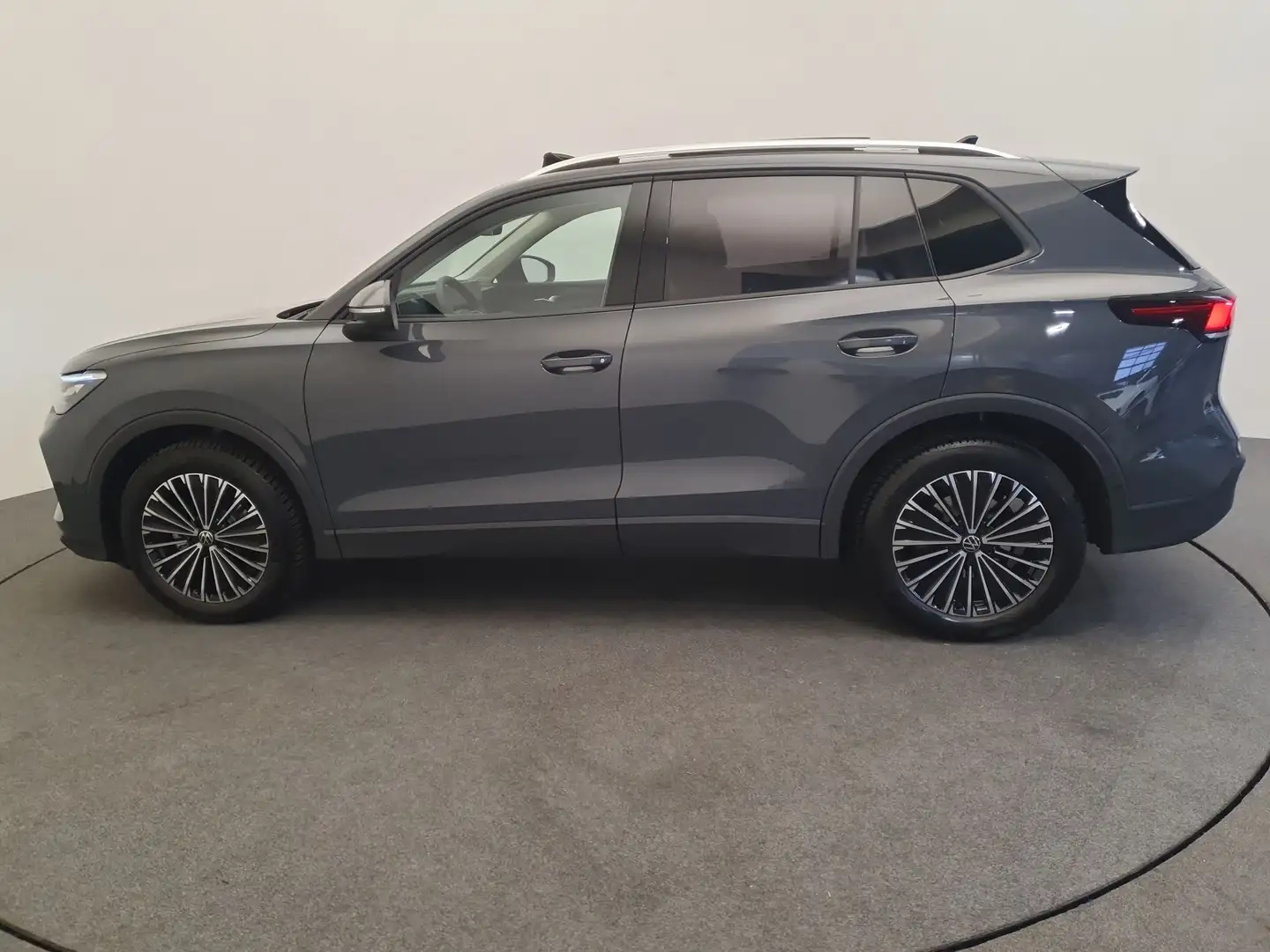 Volkswagen Tiguan 1.5 eTSI 150pk DSG/AUT Life Wegklapbare trekhaak, Grijs - 2