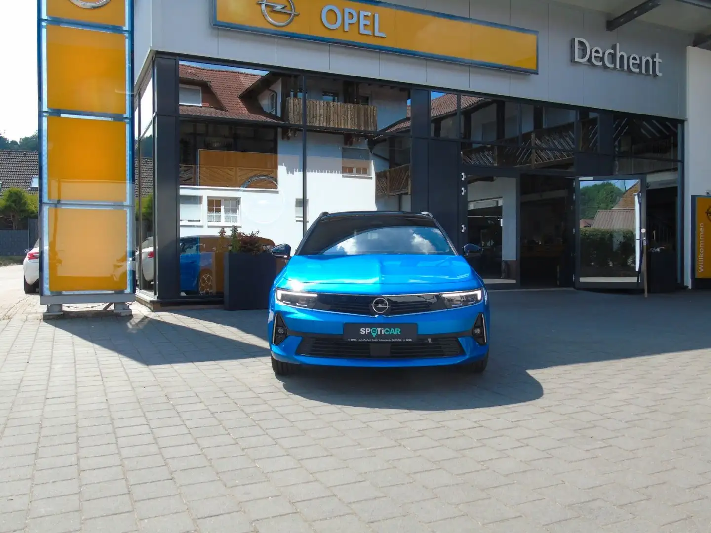 Opel Astra Sports Tourer Ultimate Blau - 2