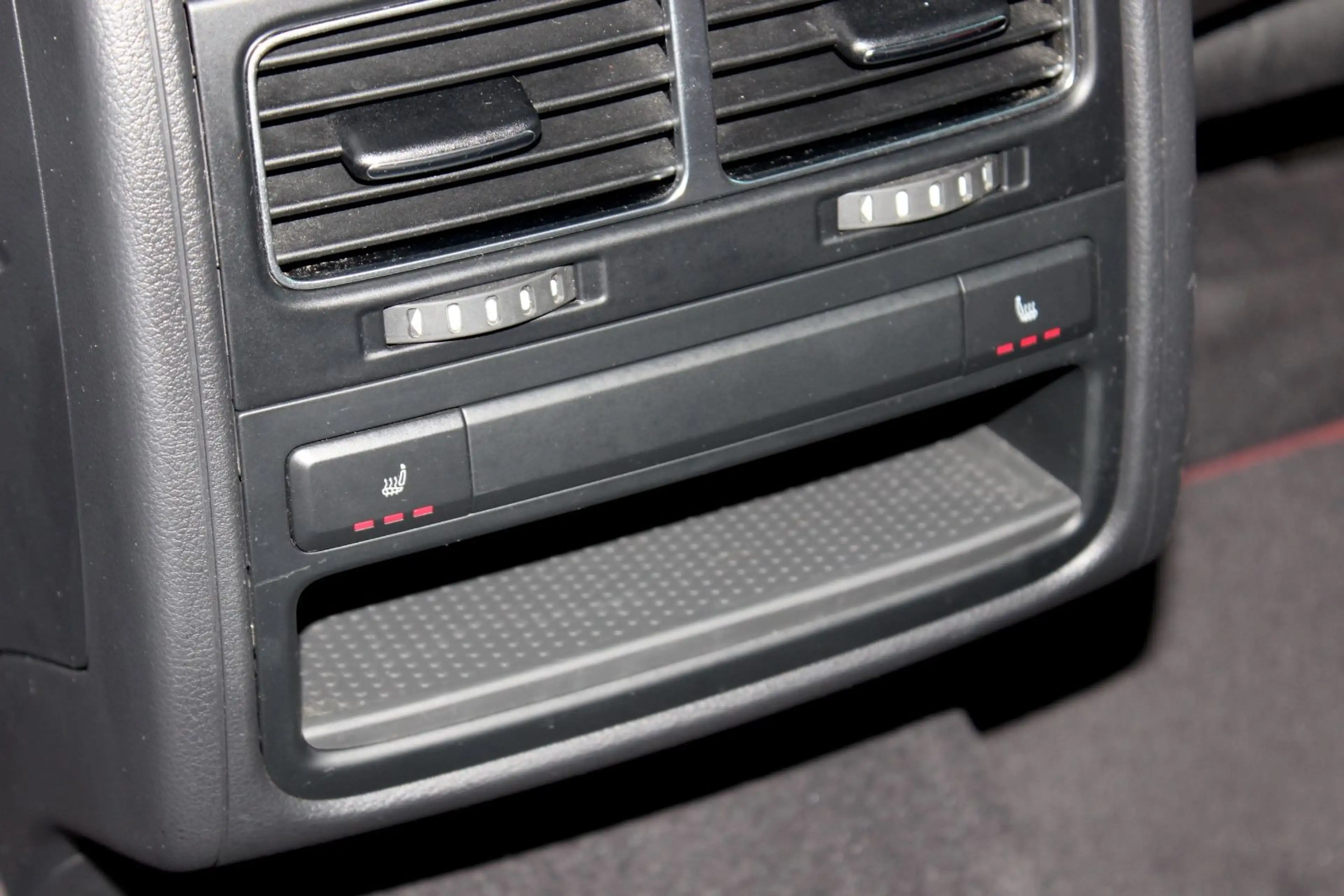 Volkswagen Touareg V8 TDI 4M Exclusive R-LINE S-KLIMA PANO — photo 15