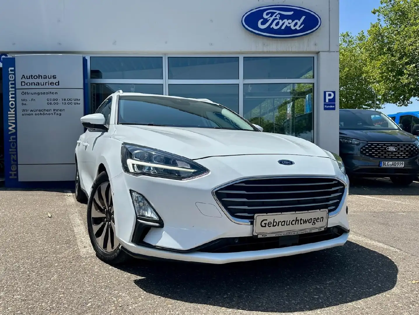Ford Focus Turnier Cool & Connect Aut. Weiß - 1