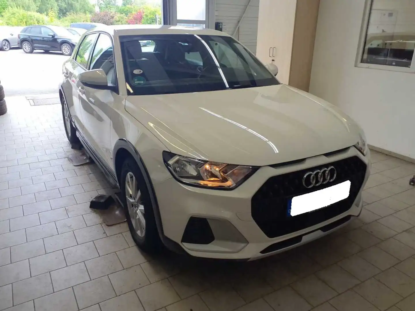 Audi A1 CITYCARVER 30TFSI 110PS NAVI+VC.PDC.GRA.SHZ.USB Weiß - 2