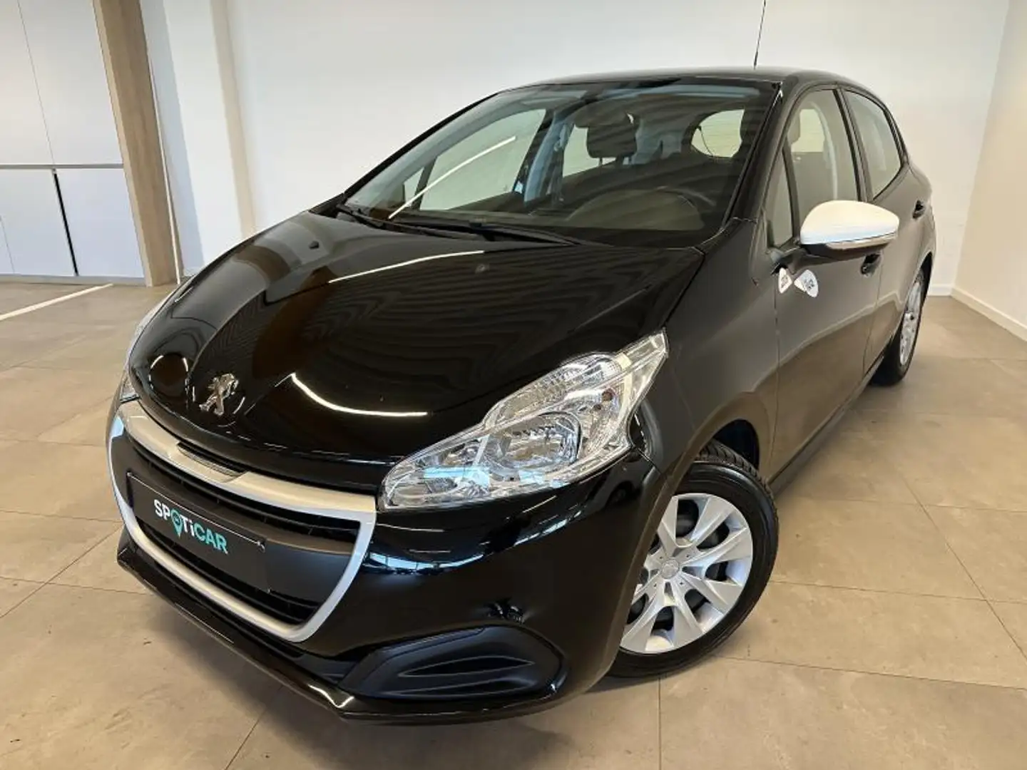 Peugeot 208 1.2 BENZINE 68 PK Schwarz - 1