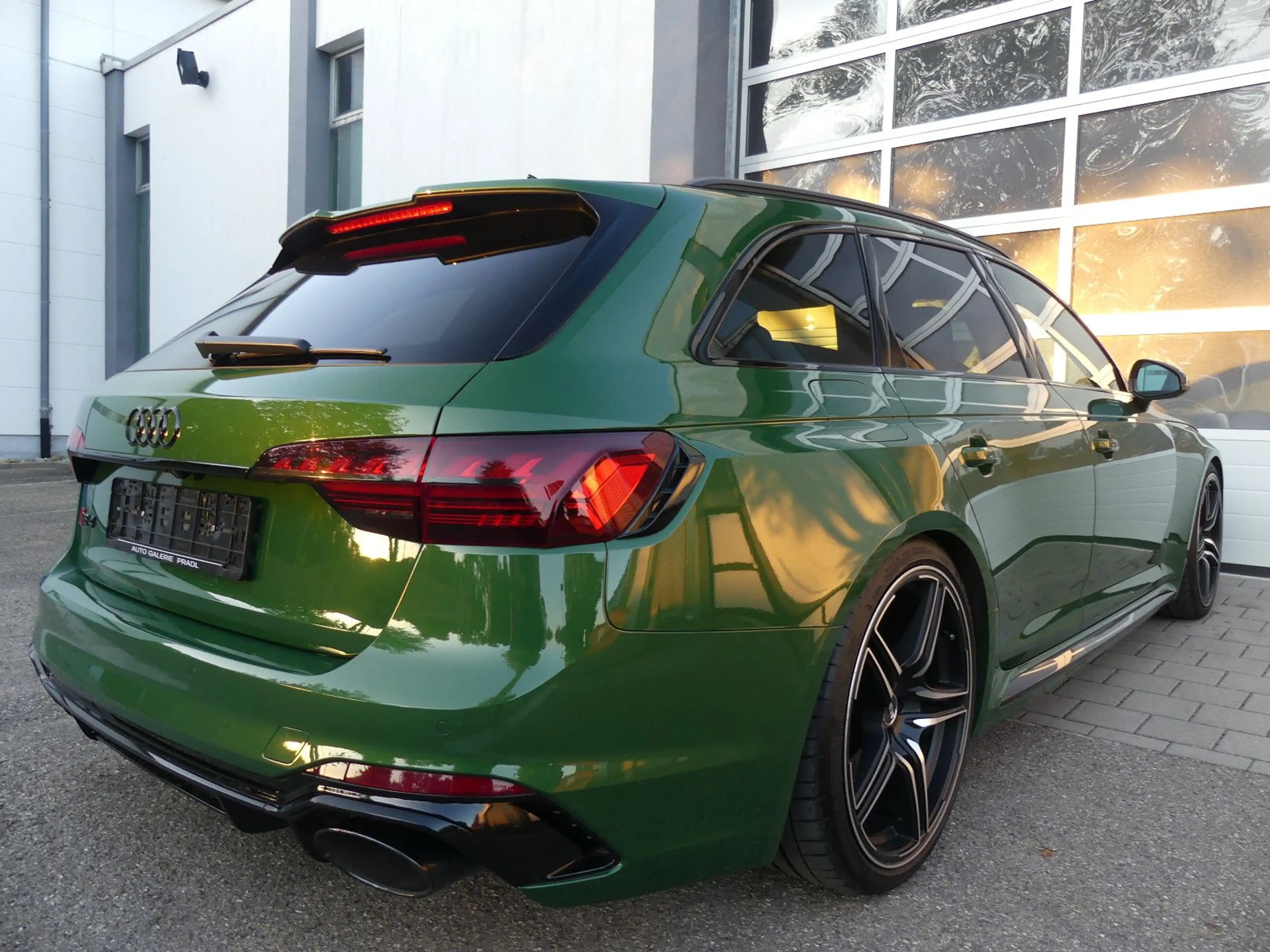 Audi RS4 Avant RS Sitze+AGA/Matrix/Carbon/20°ABT/B&O — photo 5
