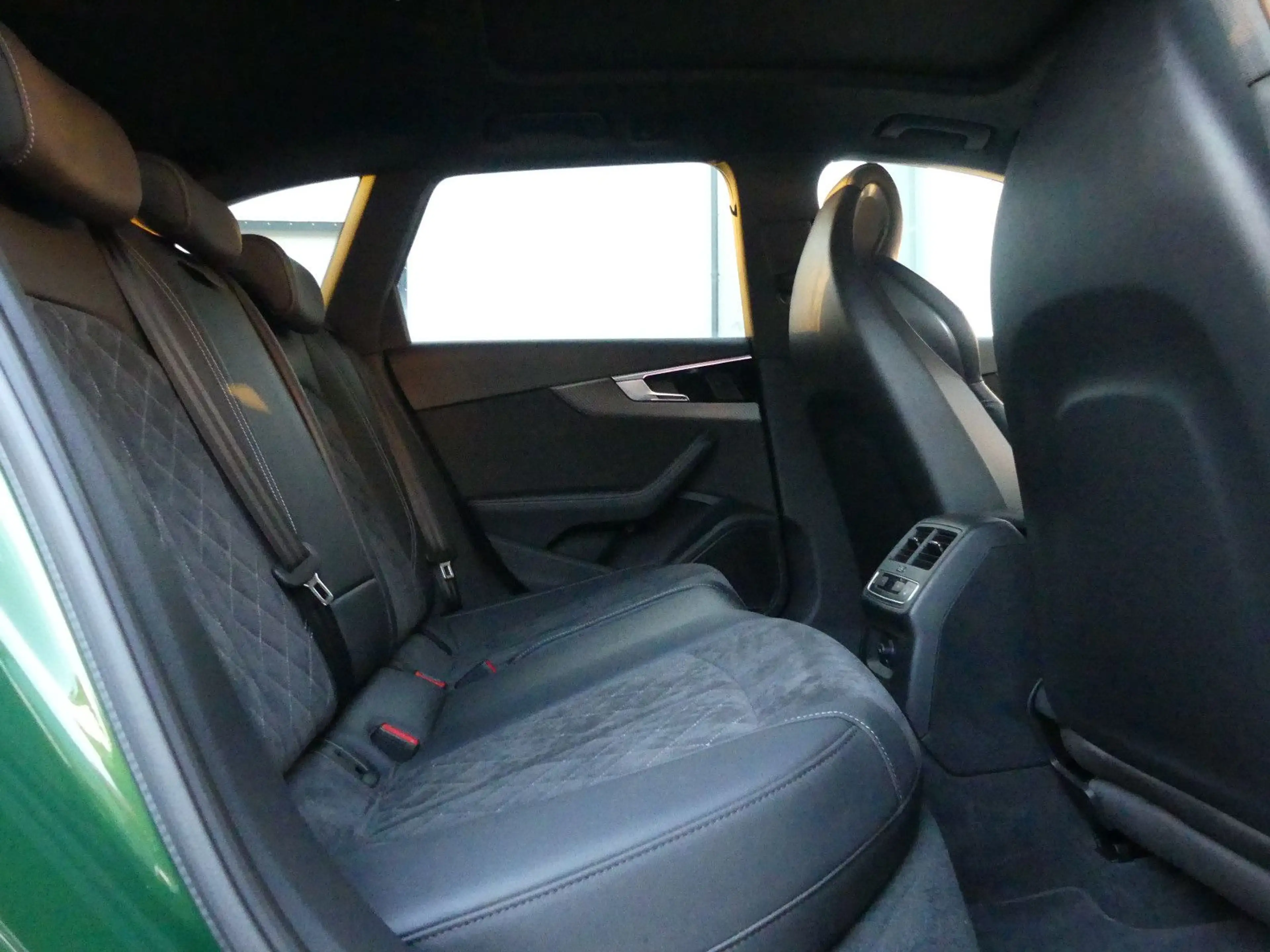 Audi RS4 Avant RS Sitze+AGA/Matrix/Carbon/20°ABT/B&O — photo 14
