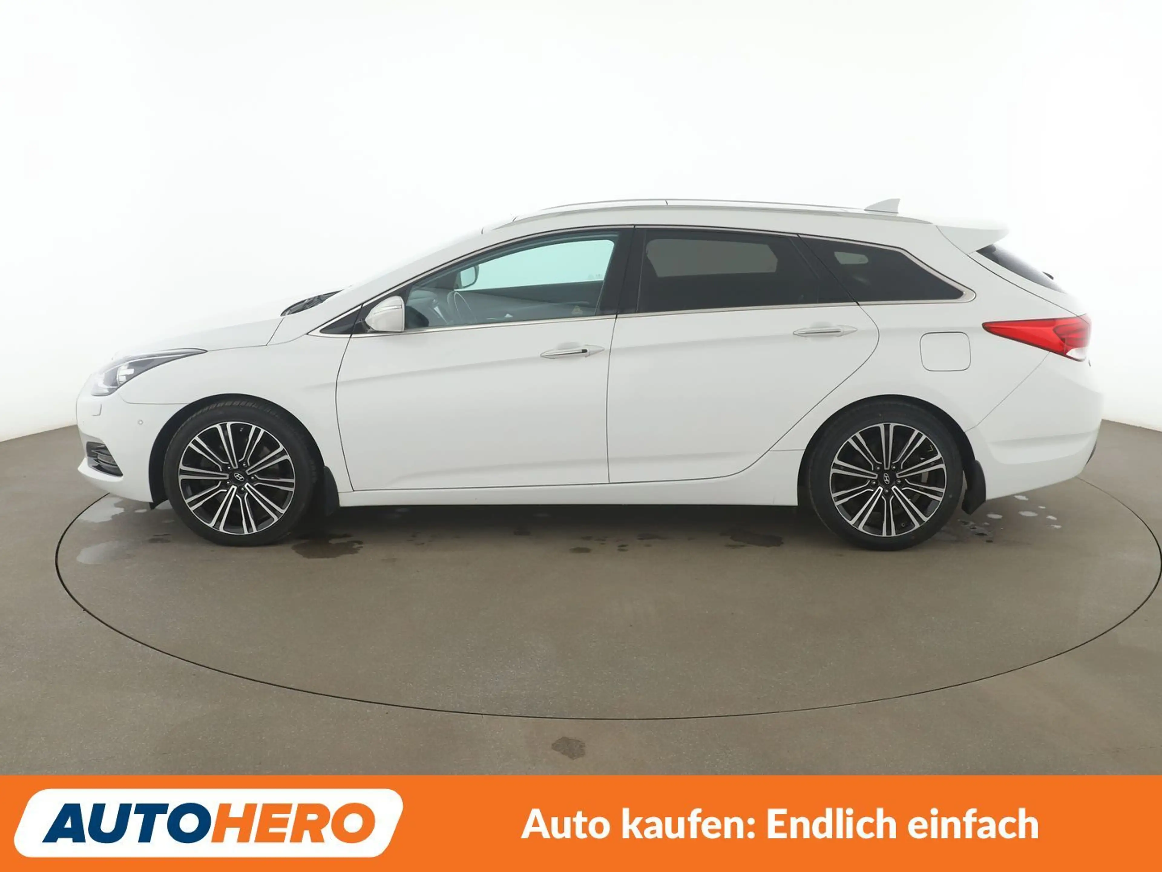Hyundai i40 2.0 GDI Premium Aut*NAVI*XENON*TEMPO*CAM*PDC*AHK* — photo 3