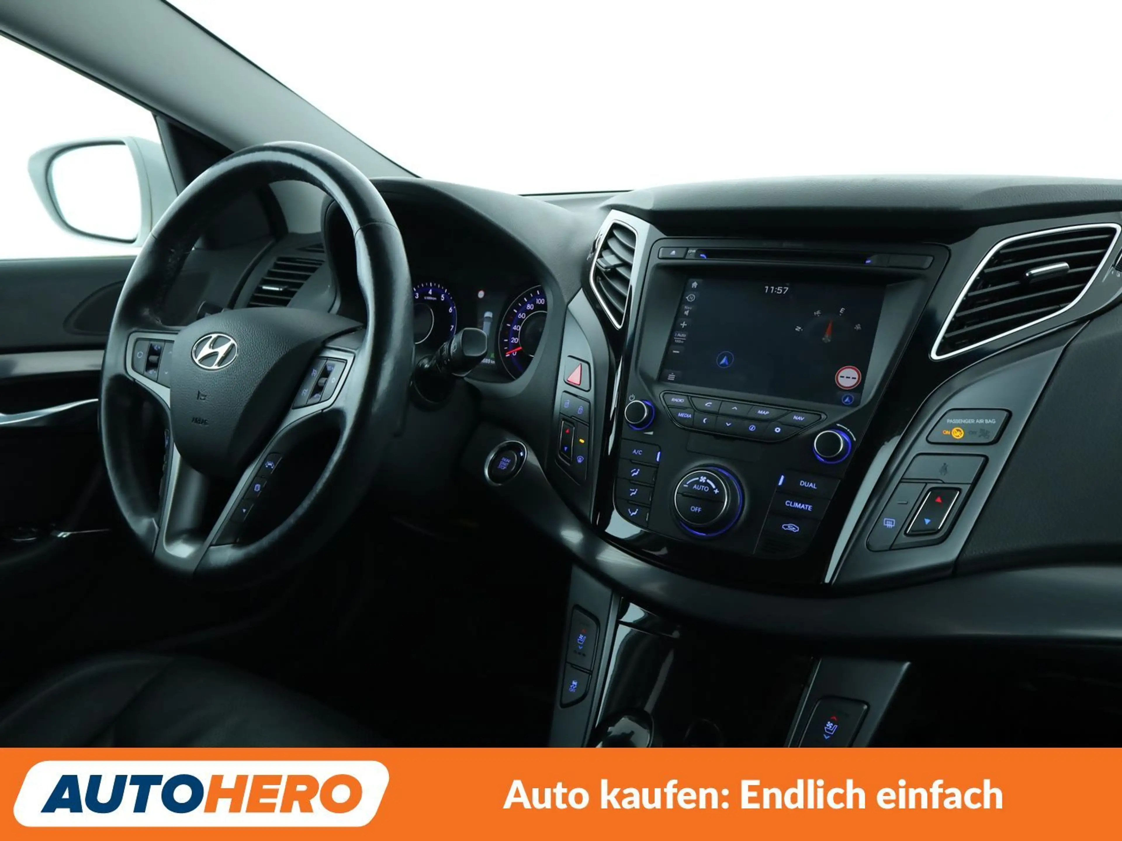 Hyundai i40 2.0 GDI Premium Aut*NAVI*XENON*TEMPO*CAM*PDC*AHK* — photo 13