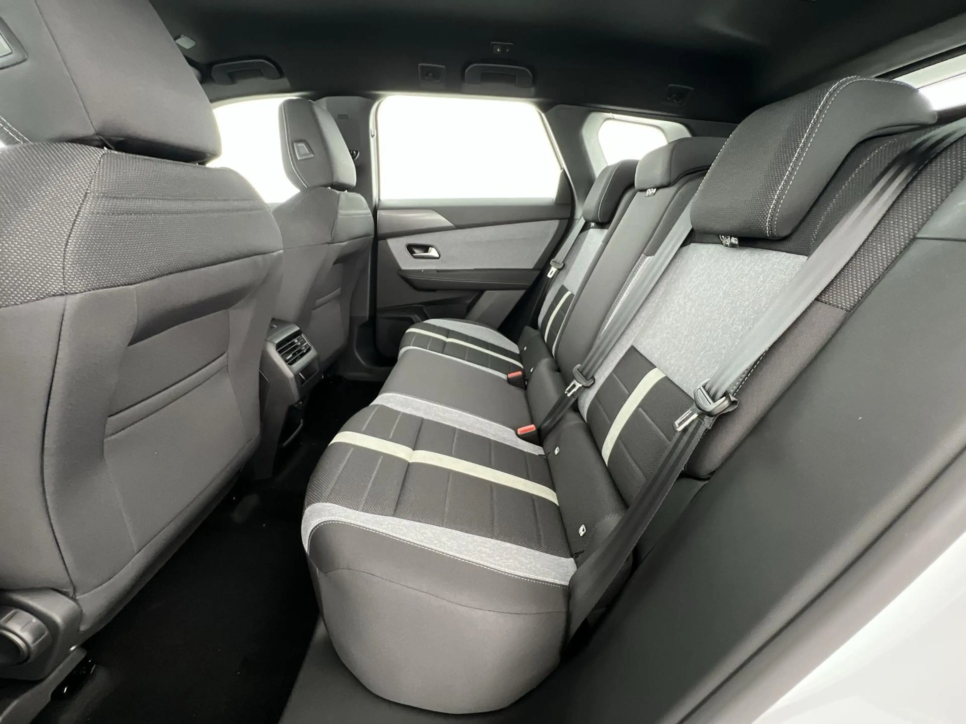 Opel Grandland Hybrid Edition 1.2*RFK*LHZ*ACC*uvm — photo 9