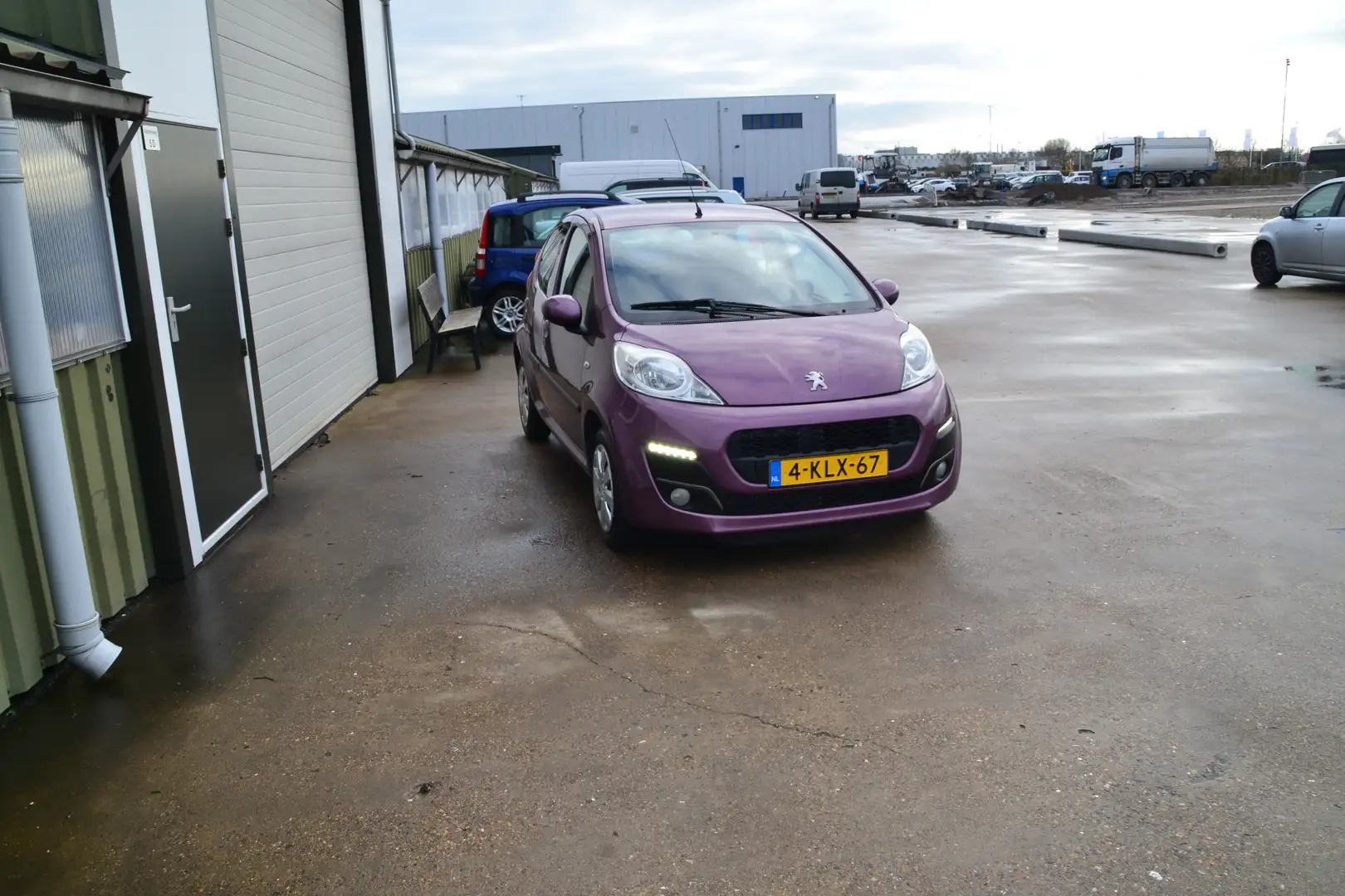 Peugeot 107 1.0 Active Violett - 2