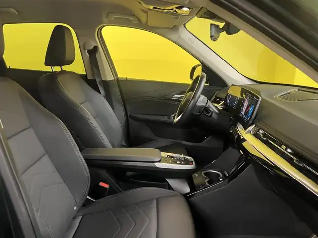 BMW X1 view 9