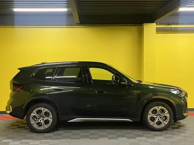 BMW X1 view 8