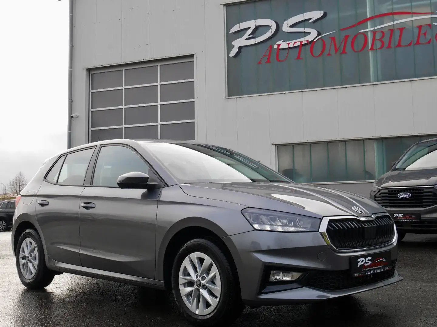 Skoda Fabia 1.0l TSI DSG Selection+LED+Kamera+App Grijs - 1