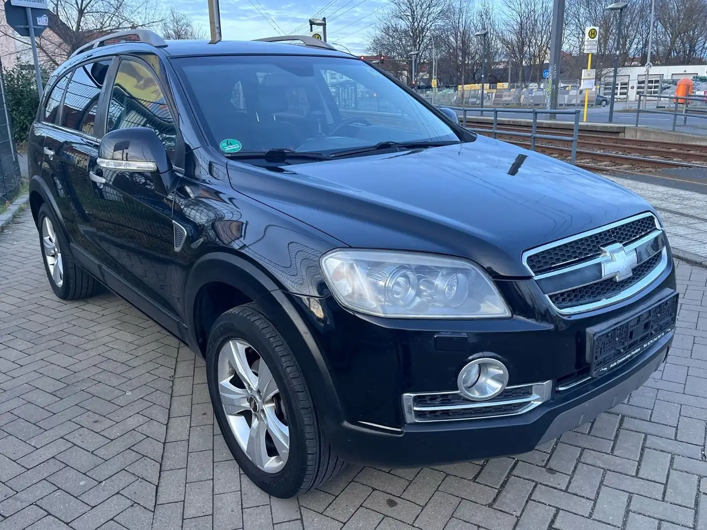 Chevrolet Captiva 2.0 D LT--4WD--7-SITZER--AUTOMATIK-- Zwart - 2