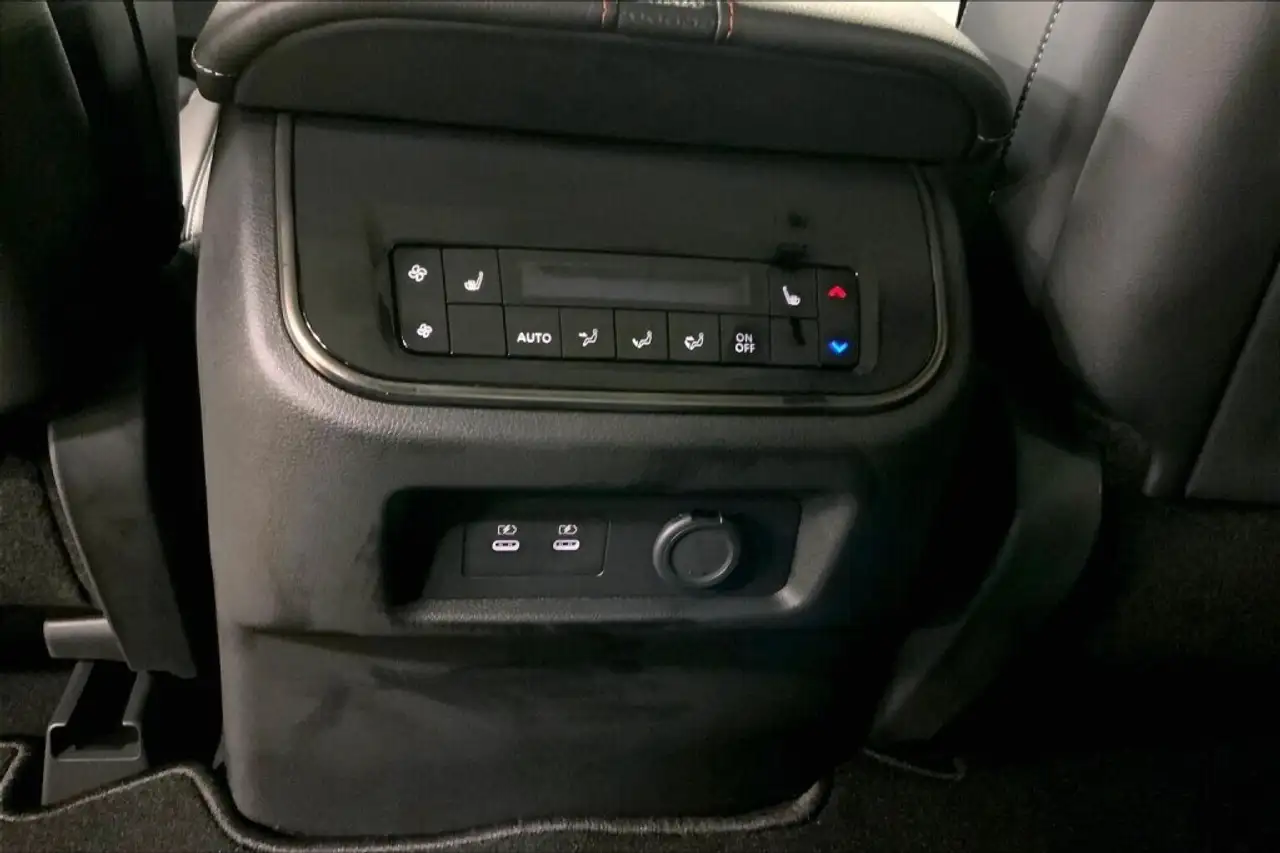Nissan Armada снимка Nissan Armada