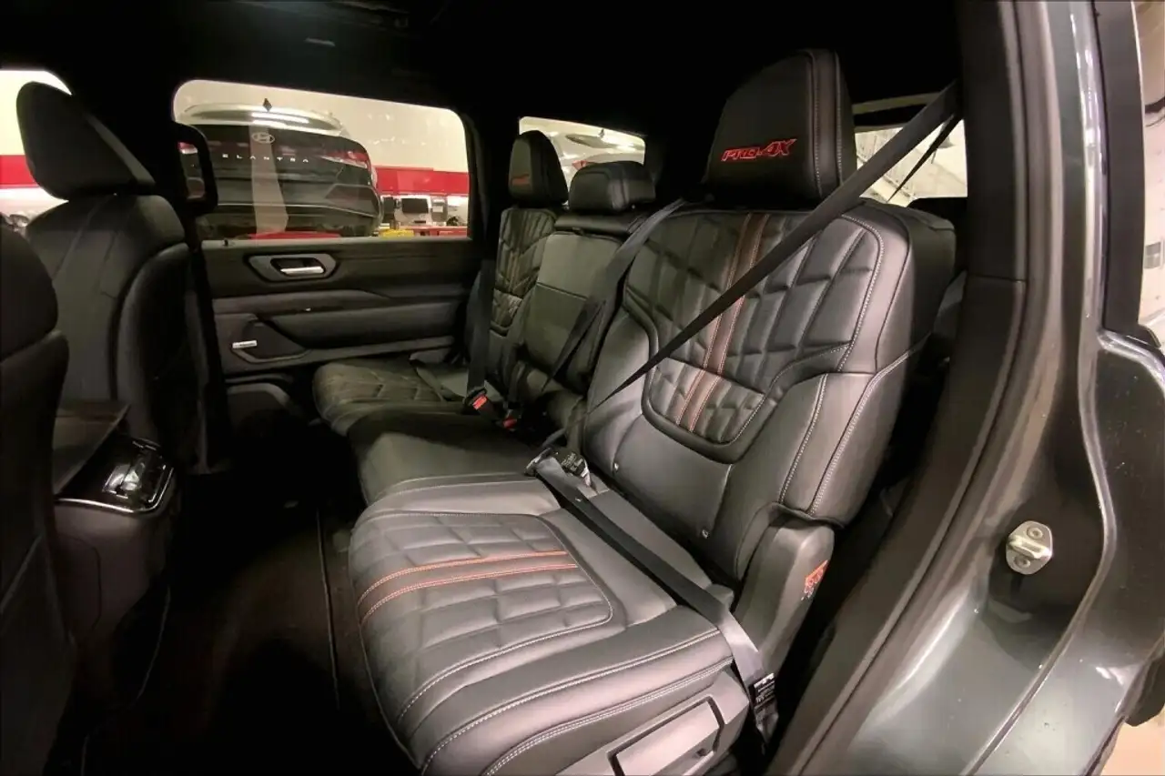 Nissan Armada снимка Nissan Armada