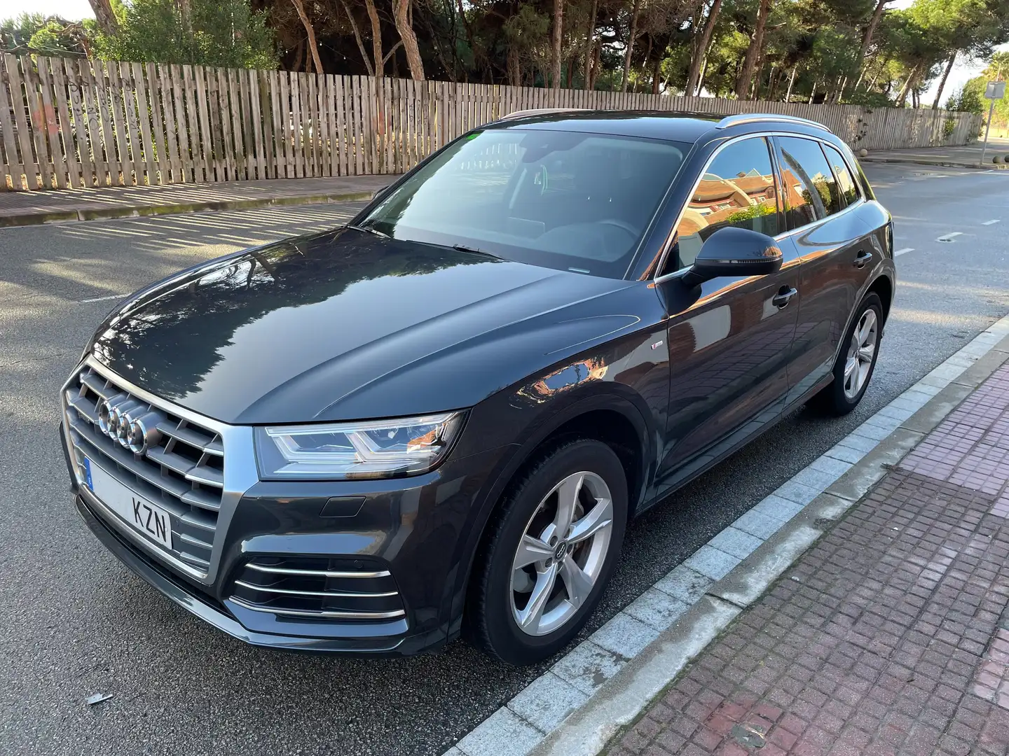 Audi Q5 40 TDI S line quattro-ultra S-tronic 190CV Gris - 1