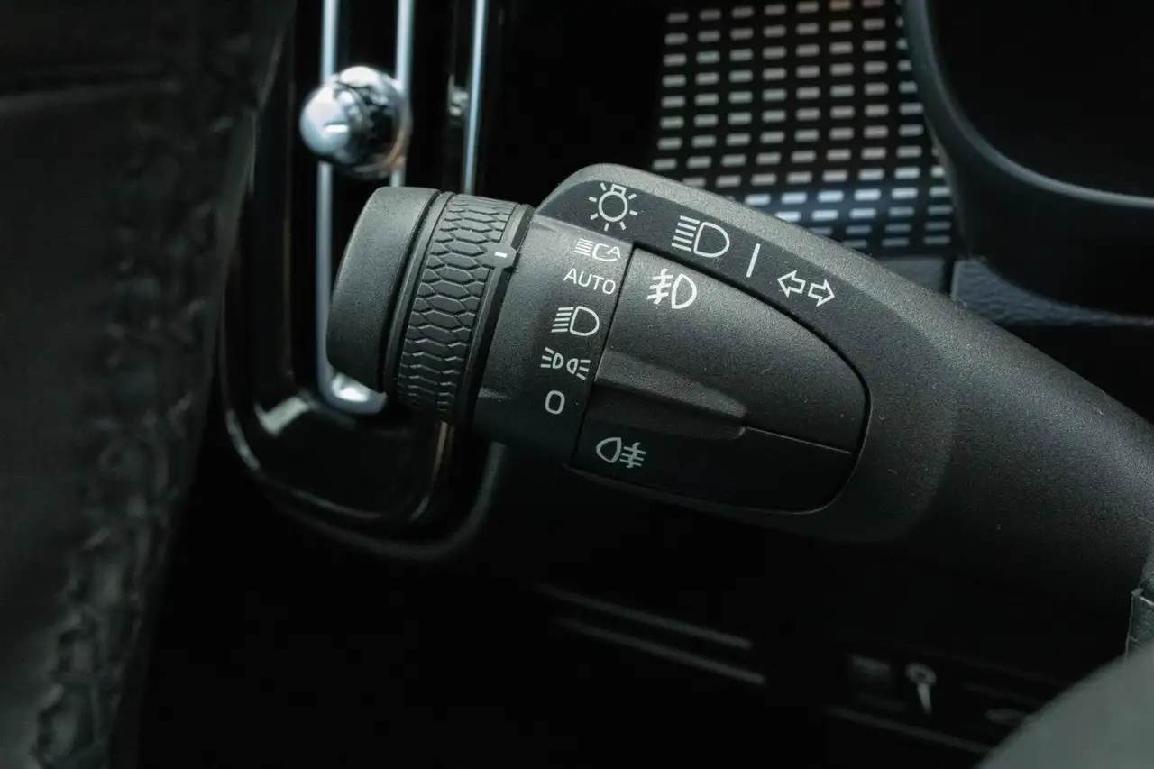 Volvo XC40 1.5 T4 Recharge R-Design Stoel+Stuurverwarming Pan, миниатюра 24