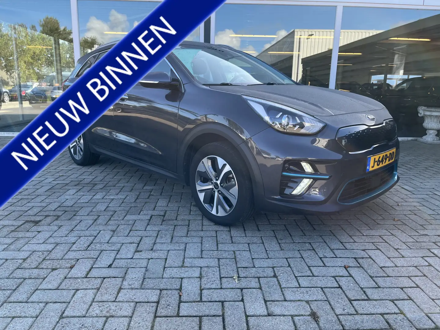 Kia e-Niro DynamicLine 64 kWh 50% deal 9.000,- ACTIE Stoelver Grijs - 1