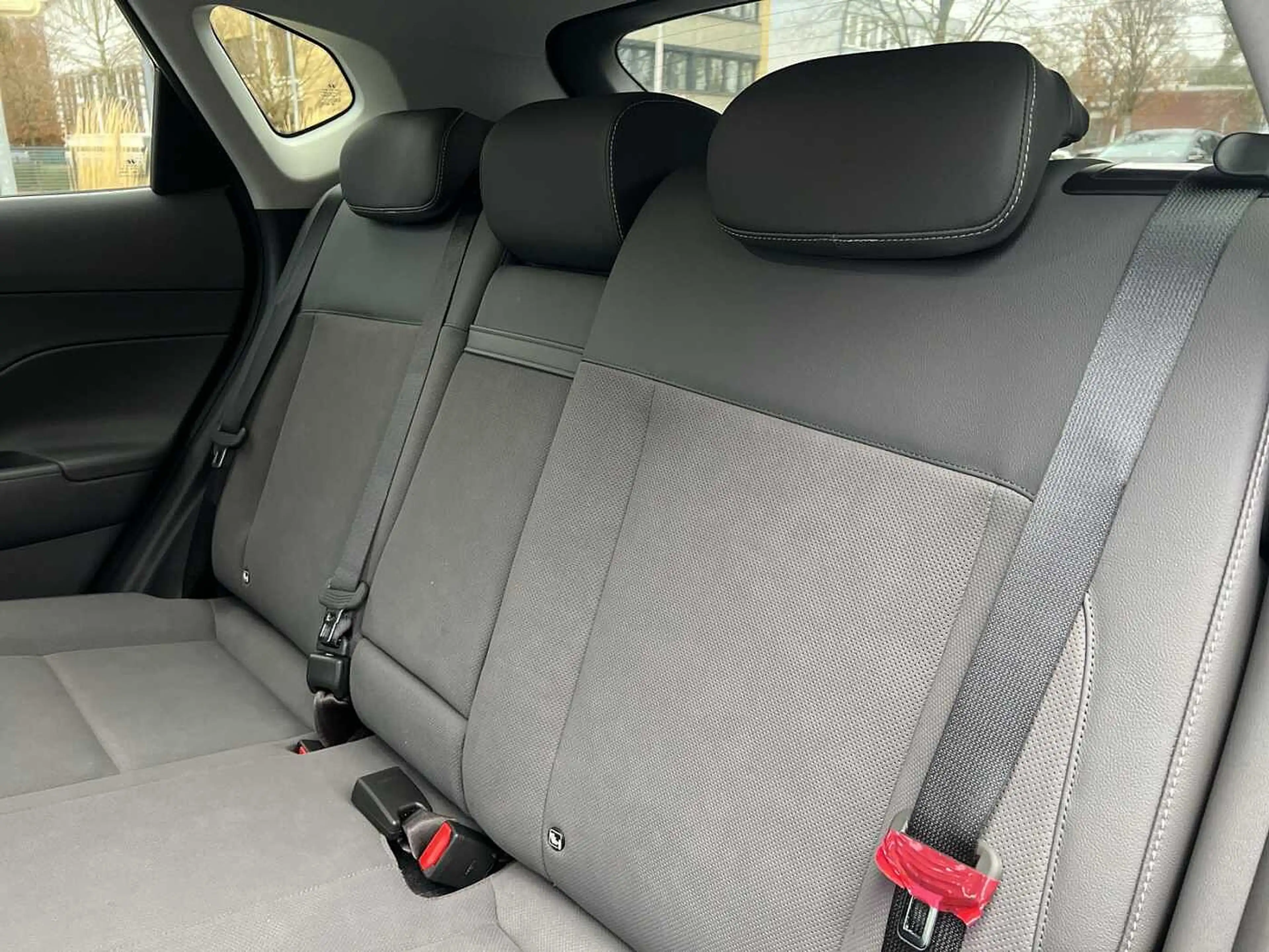 Hyundai KONA 1.6 T-GDI DCT Prime 'Glasdach,Bose' — photo 12