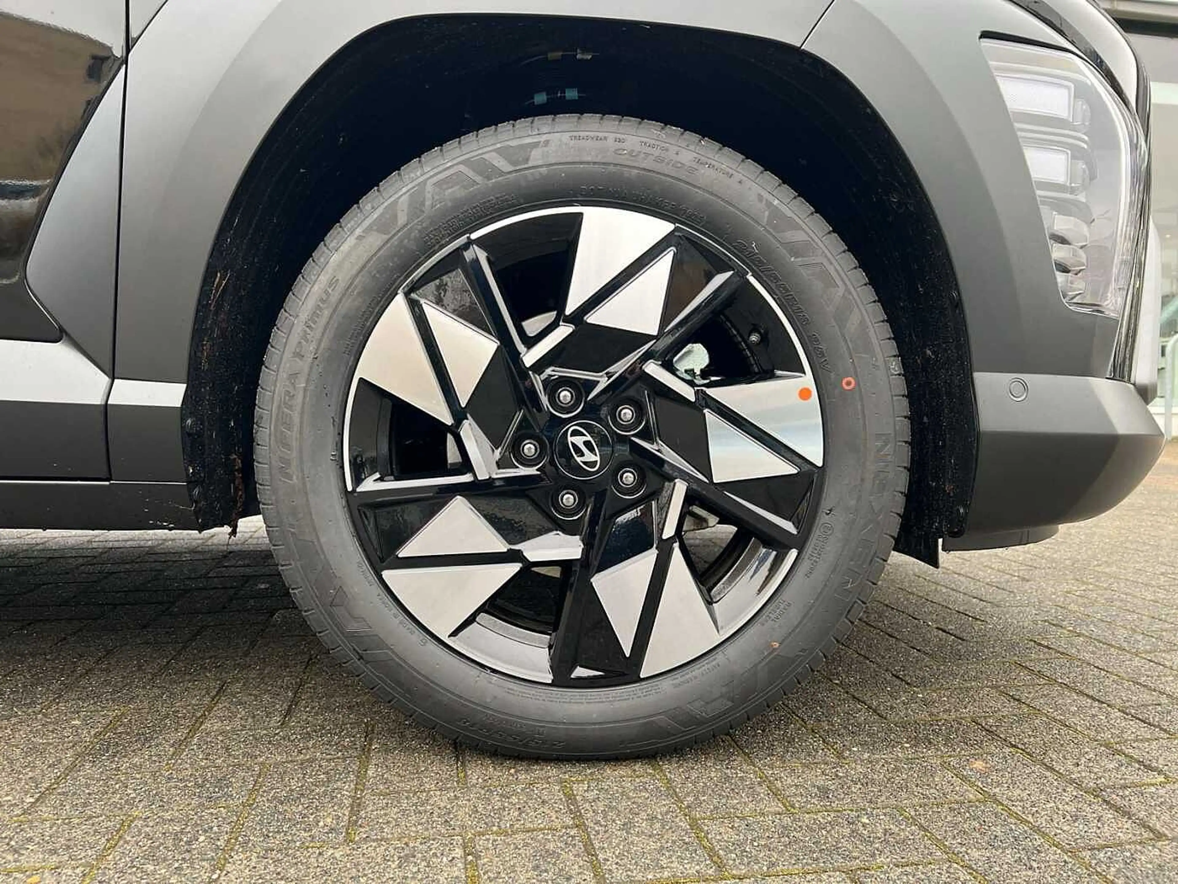 Hyundai KONA 1.6 T-GDI DCT Prime 'Glasdach,Bose' — photo 6