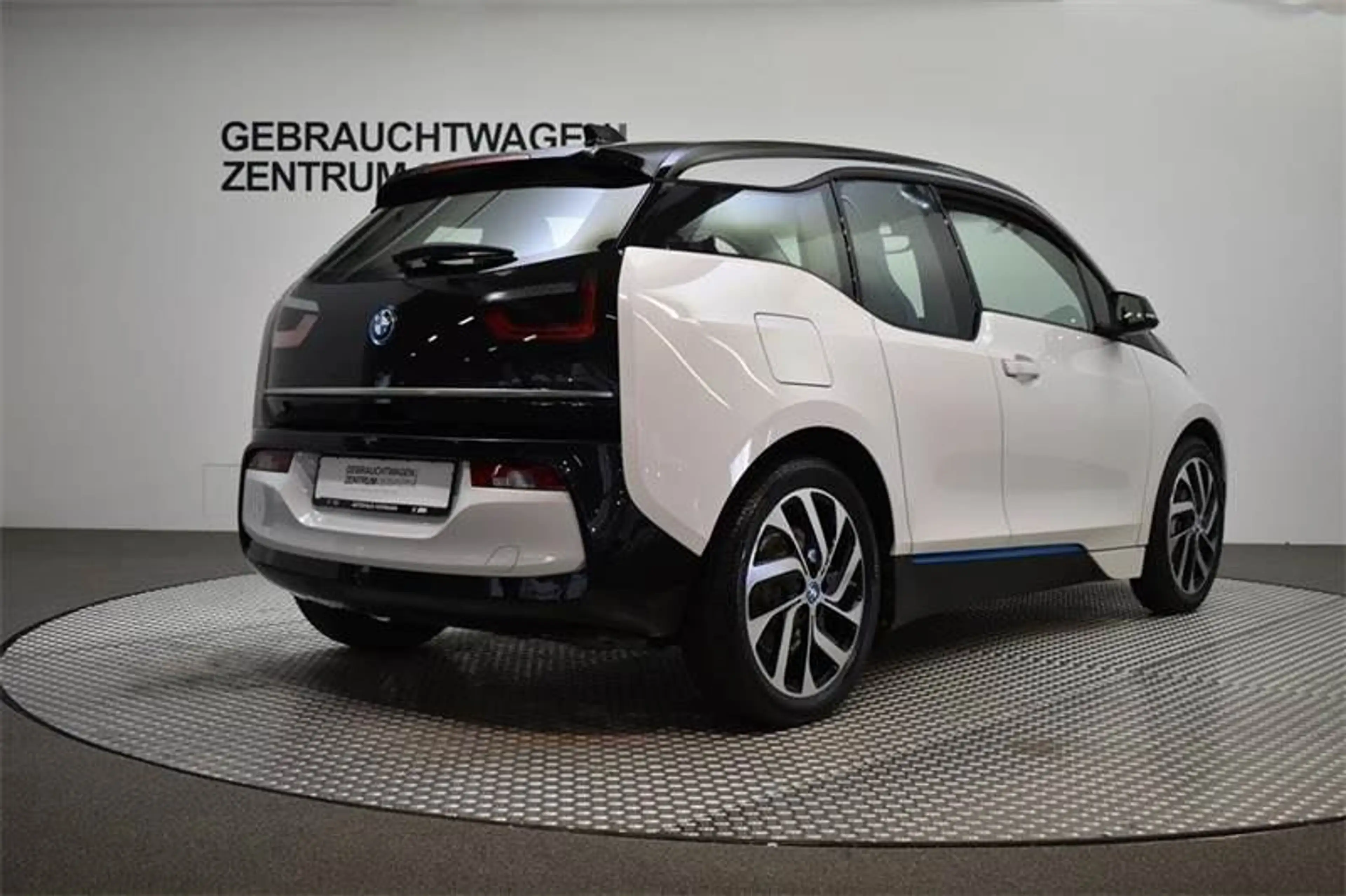 BMW i3 — photo 9