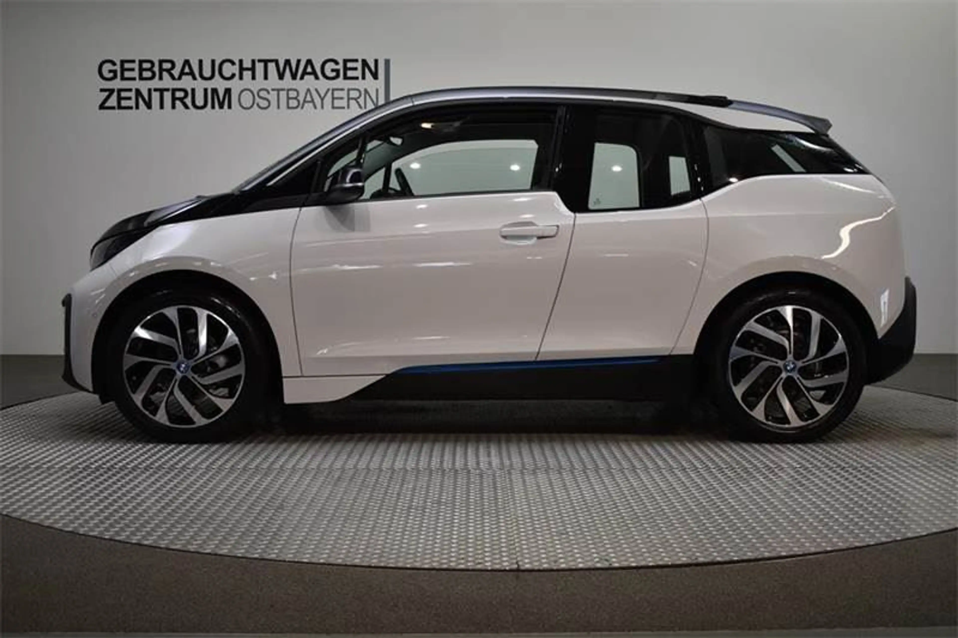 BMW i3 — photo 10