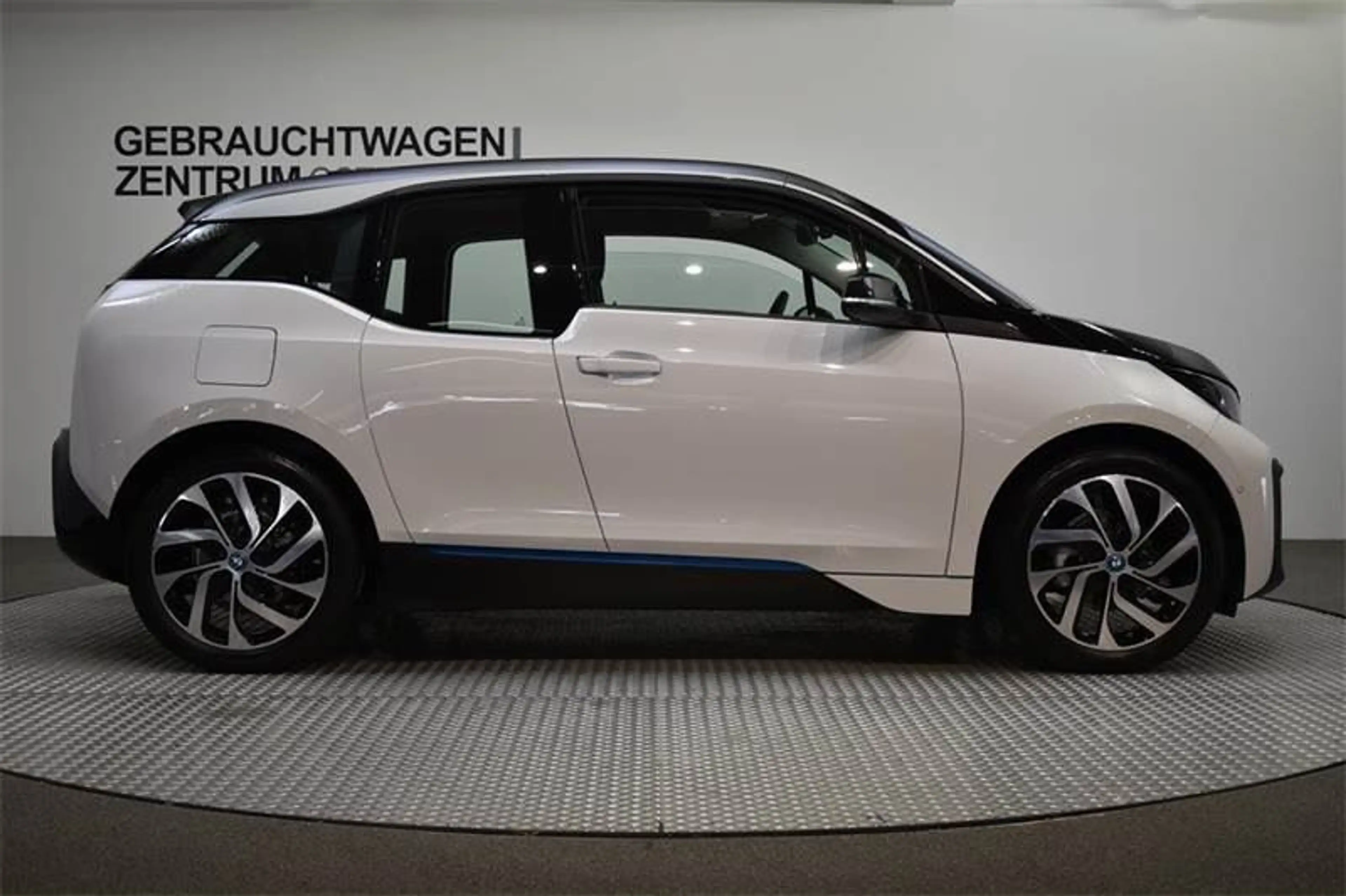 BMW i3 — photo 12