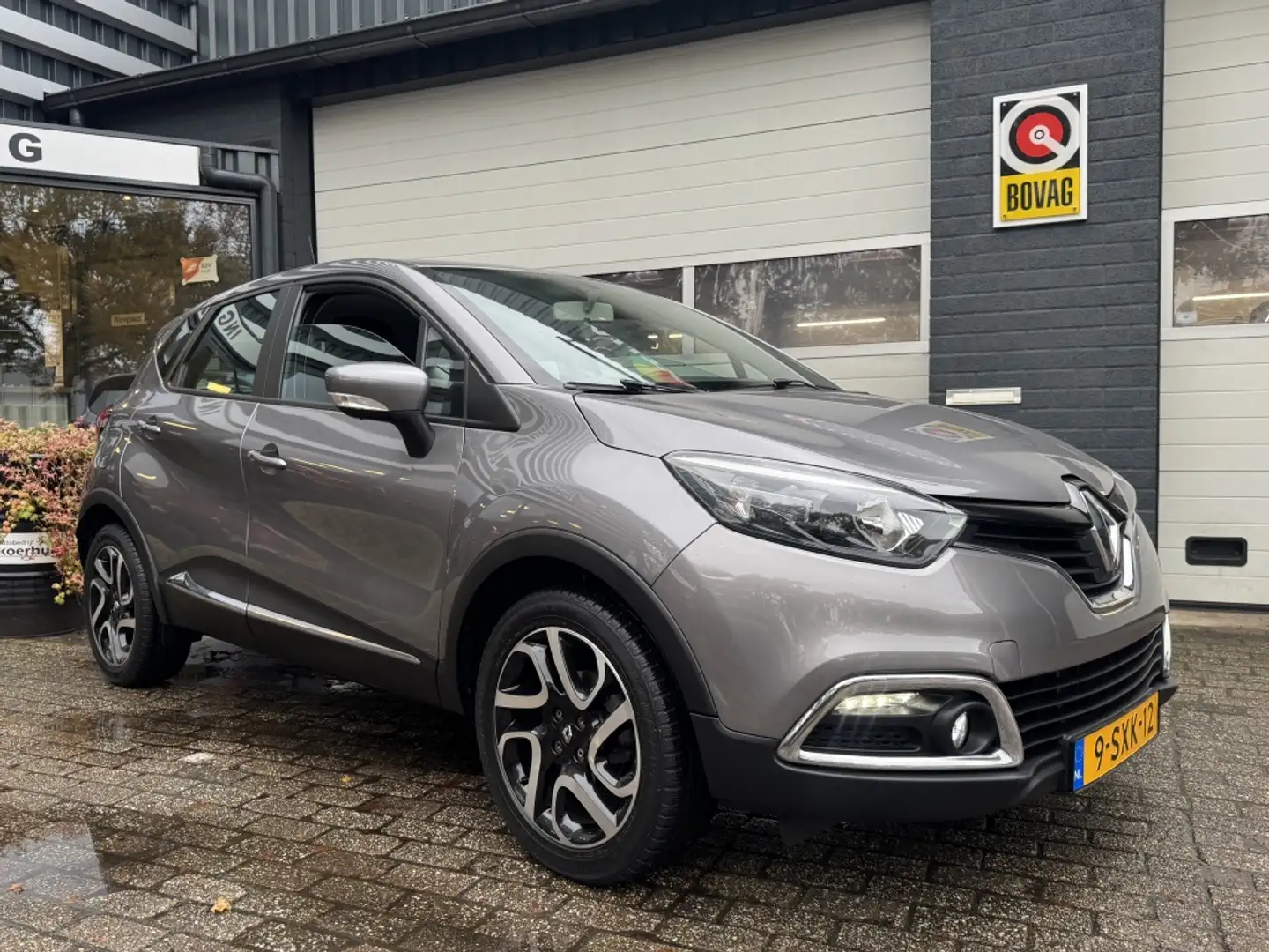 Renault Captur 0.9 TCe Expression Gris - 1