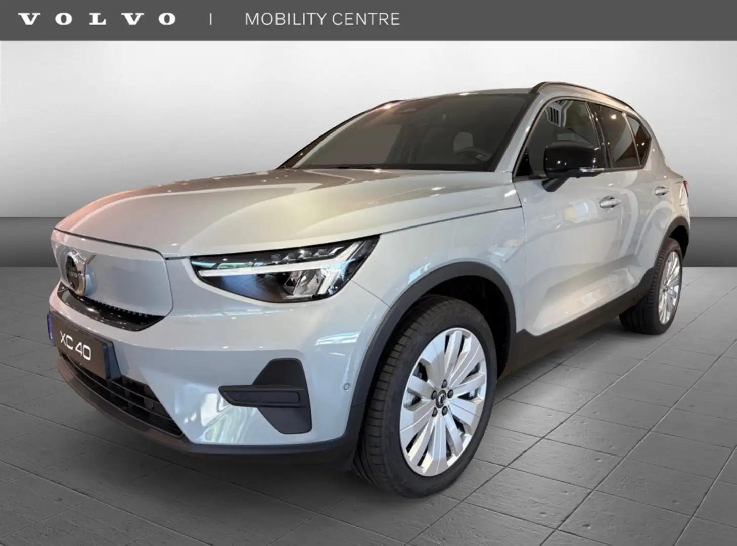 Volvo XC40 Extended Core 82 kWh | NIEUW | 360-camera Grijs - 1