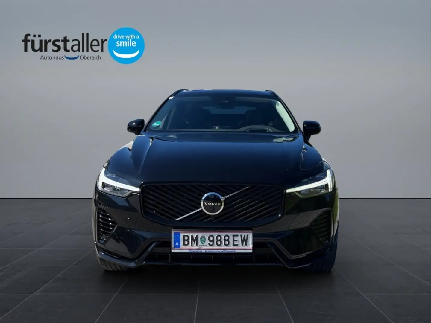 Volvo XC60 Ultra, T6 AWD Plug-in Hybrid, Elektrisch/Benzin, Dark Schwarz - 2