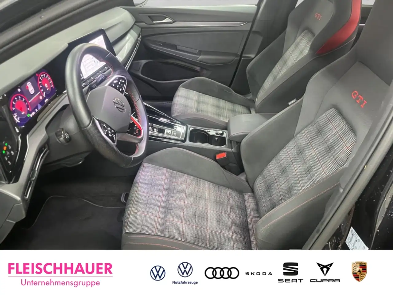 Volkswagen Golf GTI VIII 2.0 TSI Bklack Style Navi-Premium H/K 9