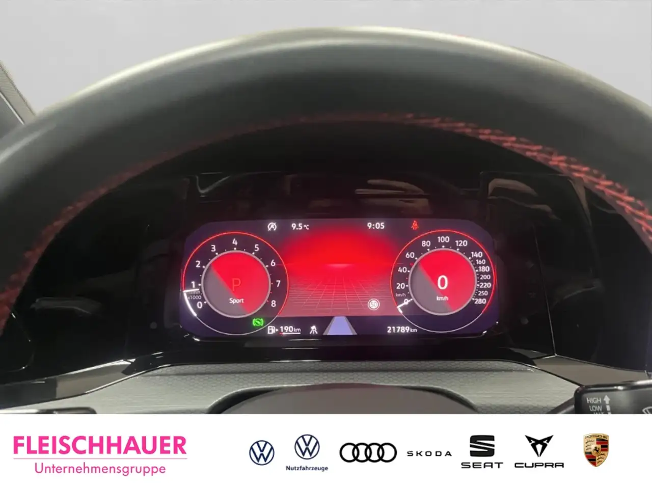 Volkswagen Golf GTI VIII 2.0 TSI Bklack Style Navi-Premium H/K 11