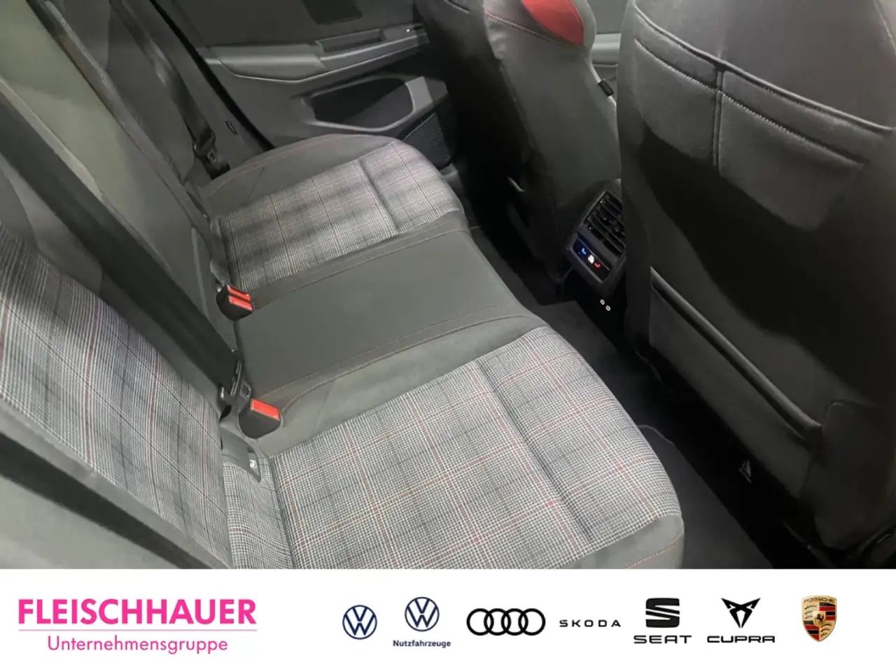 Volkswagen Golf GTI VIII 2.0 TSI Bklack Style Navi-Premium H/K 18