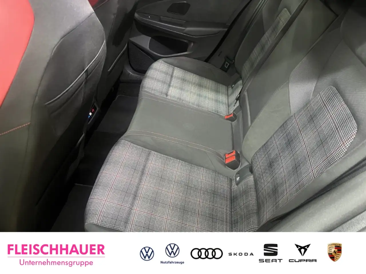 Volkswagen Golf GTI VIII 2.0 TSI Bklack Style Navi-Premium H/K 17