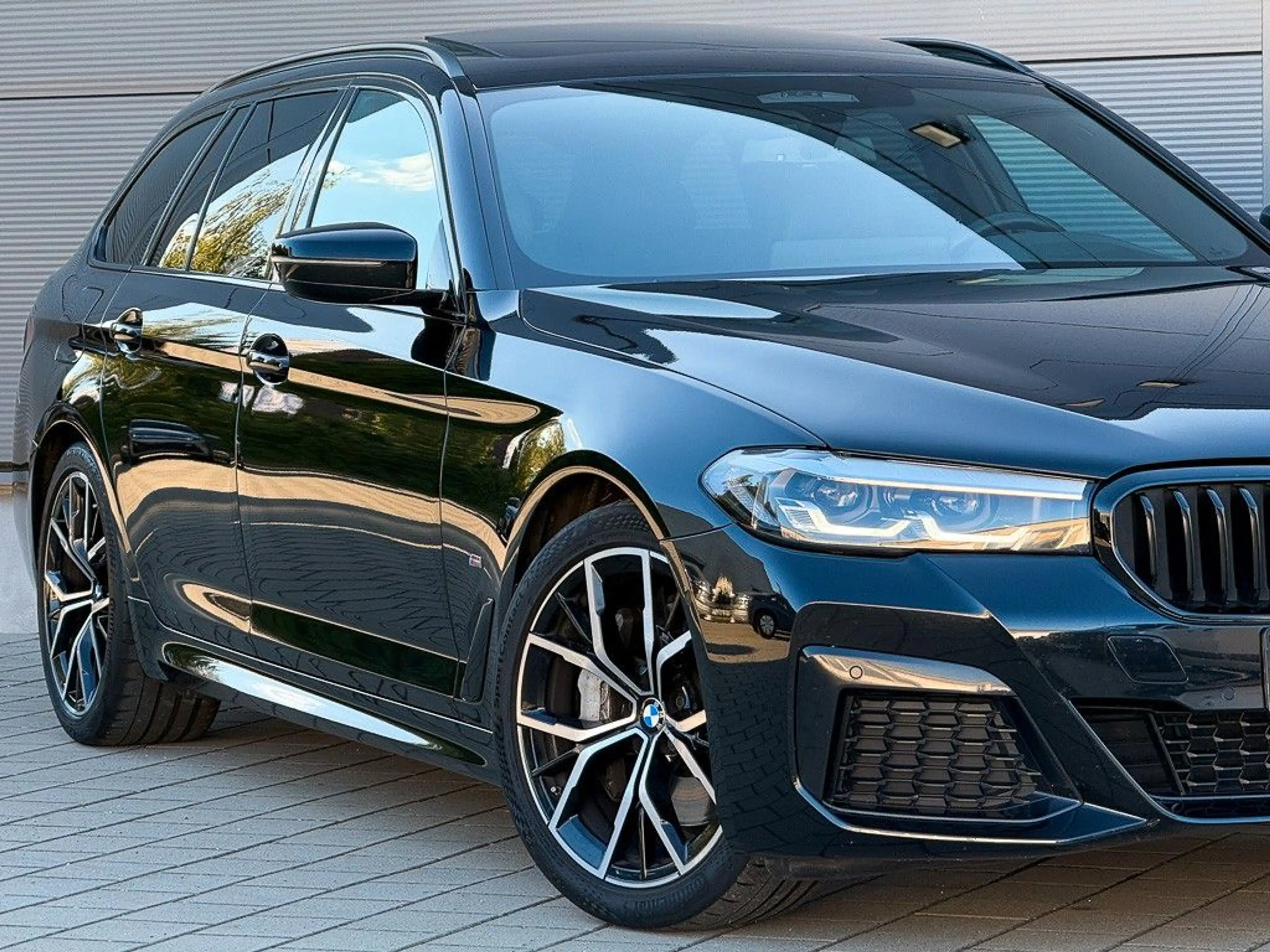 BMW 530 d Tour. xDrive M Sport*AHK*ACC*Pano*HUD*H/K — photo 3